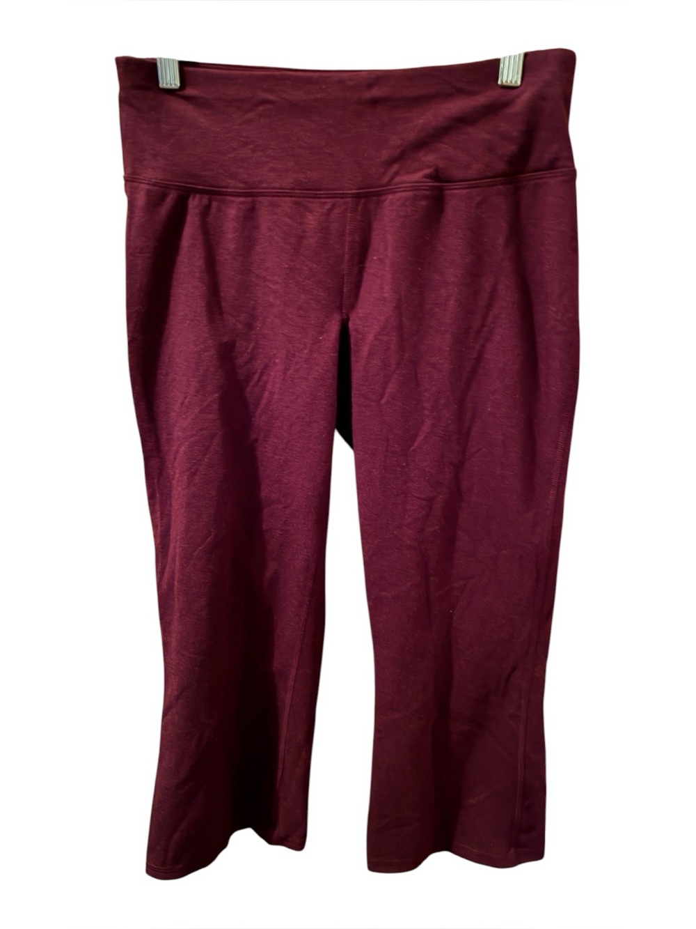 EUC IDEOLOGY BURGUNDY CAPRI LEGGINGS WITH BACK TULIP HEM SIZE M